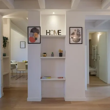Luxury Penthouse In The Heart Of Boloňa