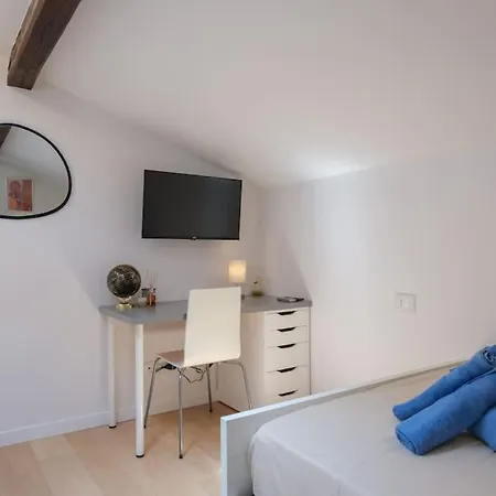 Luxury Penthouse In The Heart Of Boloňa