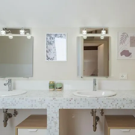 Luxury Penthouse In The Heart Of * Bolonia
