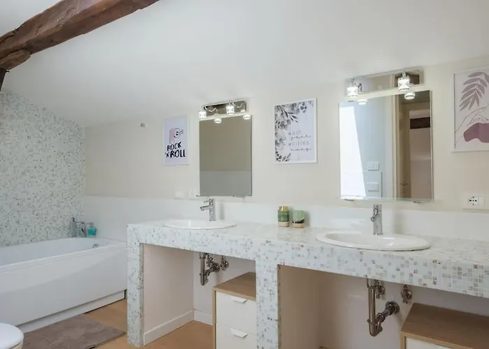 Luxury Penthouse In The Heart Of *