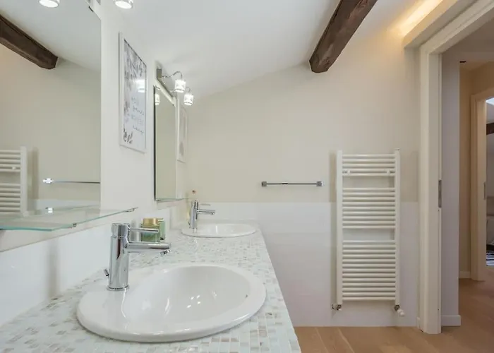 Daire Luxury Penthouse In The Heart Of Bolonya