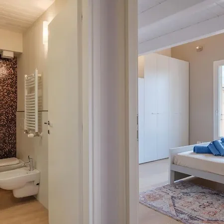 Luxury Penthouse In The Heart Of Lägenhet Bologna