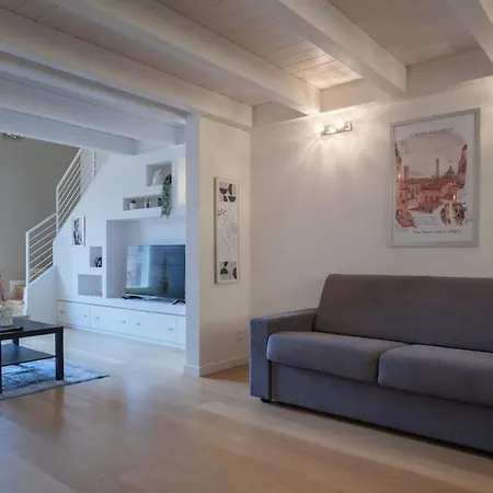 Luxury Penthouse In The Heart Of * Bologna